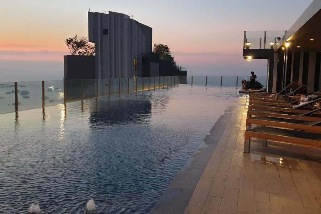 The Base Central Pattaya Quiet King-Bed With Infinity Pool & Free Netflix Exterior foto